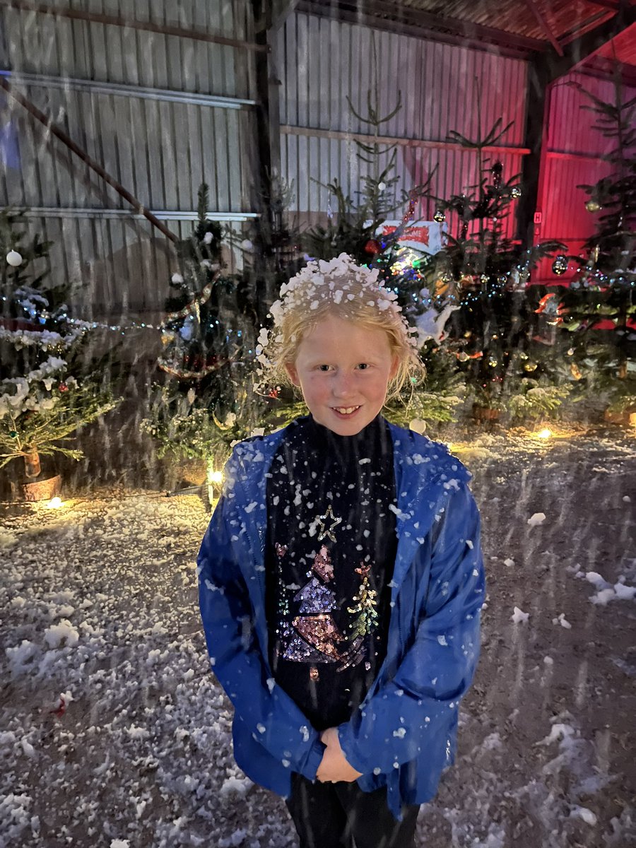 AmandaHerrity's tweet photo. Amazing day organised by @Stable_Lives , such a wonderful charity that finishes the year off with a truly magical Christmas event. So proud of my girl spending her day helping put a smile on others faces ❤️ from 9:30- 4 she put every effort into her performance as a wiseman! https://t.co/NBQGcozT1J