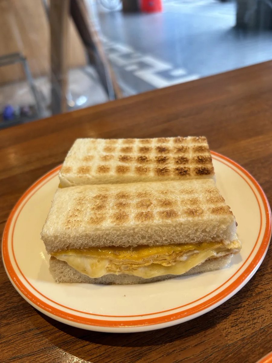 炭焼サンドイッチ店台北真芳