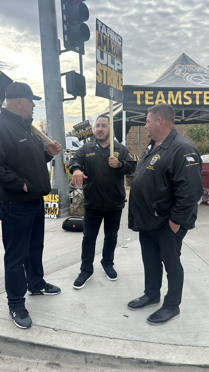 Scarlin2010's tweet photo. Another day.. this time in Anaheim… 
In solidarity with striking @amazon Teamsters @amazonteamsters 
#AmazonTeamsters https://t.co/eu7C50sVIR