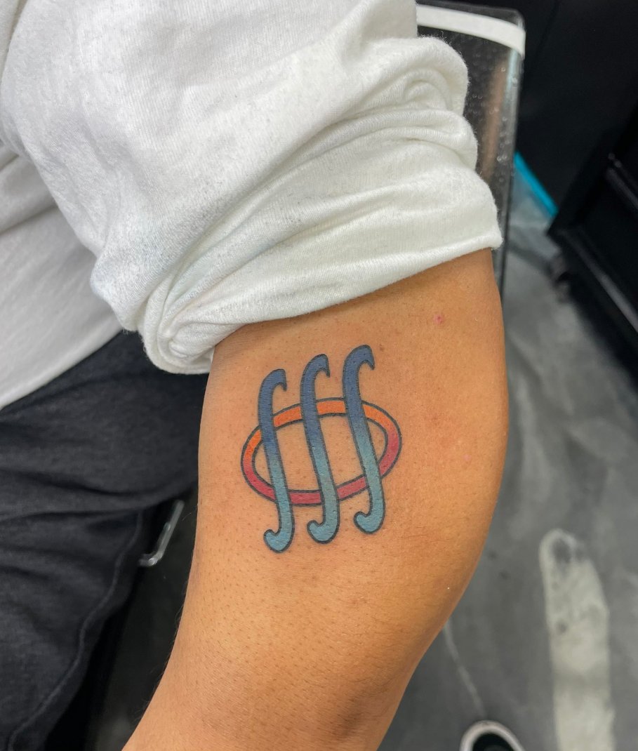CryptoRugMunch's tweet image. 🚨 $h2w6gm6jz: This was another project that ended up rugging, but one I didn’t discuss here. Why? To me, it seemed to have broad community appeal. I saw several posts of people getting the logo of this project tattooed on their bodies.

While tattoos are obviously not a good…