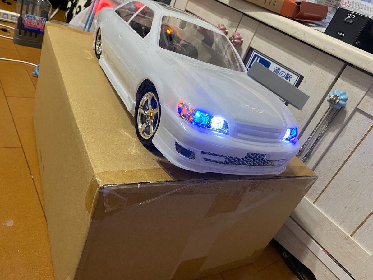 ほんと寒すぎて、バイク乗れないからラジコンいじってるw