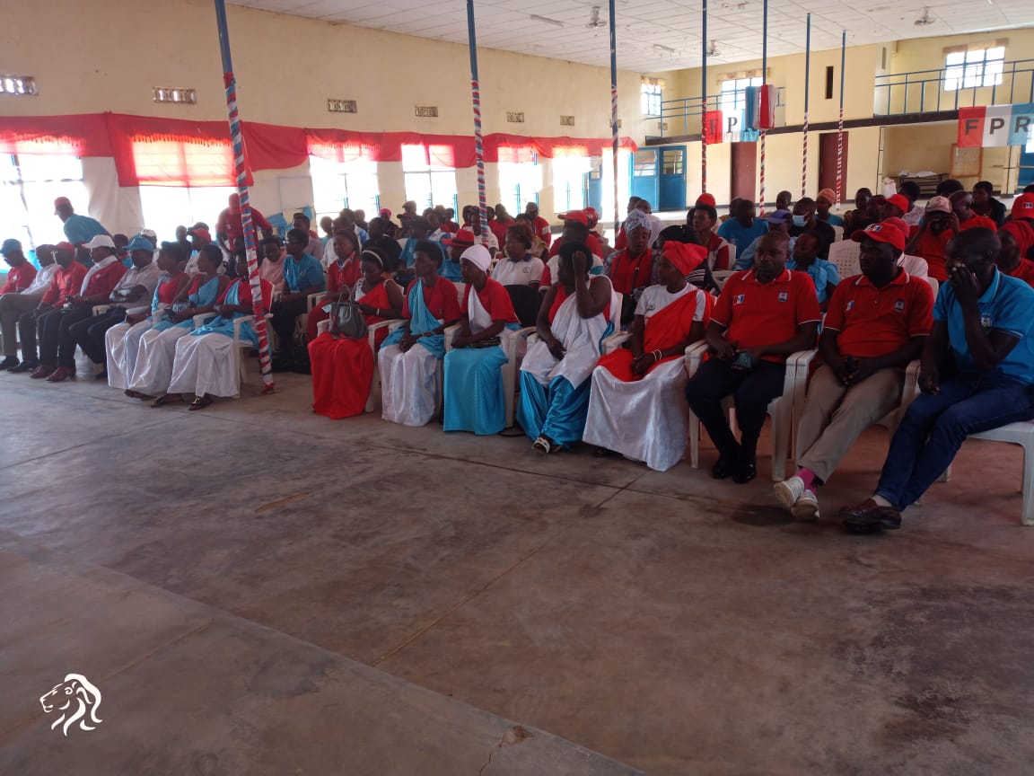 KabayaSector's tweet photo. Uyu mu kuwa 22.12.2024 mu murenge wa #Kabaya Akarere ka @NgororeroDistr hashojwe igikorwa cy'amatora y'umuryango FPR-INKOTANYI ku rwego rw'umurenge. Abanyamuryango wabonaga bishimiye igikorwa barimo https://t.co/O5gNi7kH05