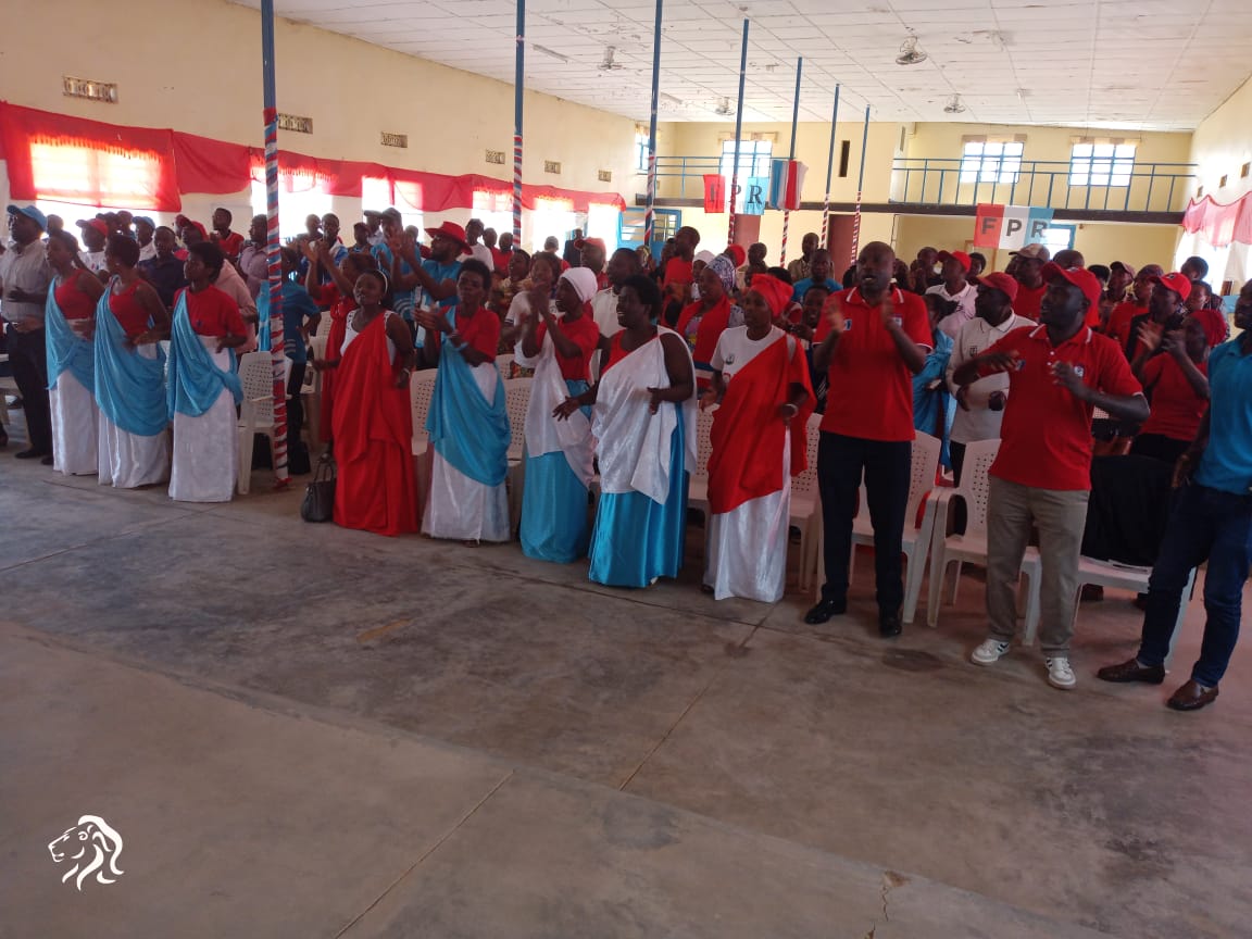 KabayaSector's tweet photo. Uyu mu kuwa 22.12.2024 mu murenge wa #Kabaya Akarere ka @NgororeroDistr hashojwe igikorwa cy'amatora y'umuryango FPR-INKOTANYI ku rwego rw'umurenge. Abanyamuryango wabonaga bishimiye igikorwa barimo https://t.co/O5gNi7kH05