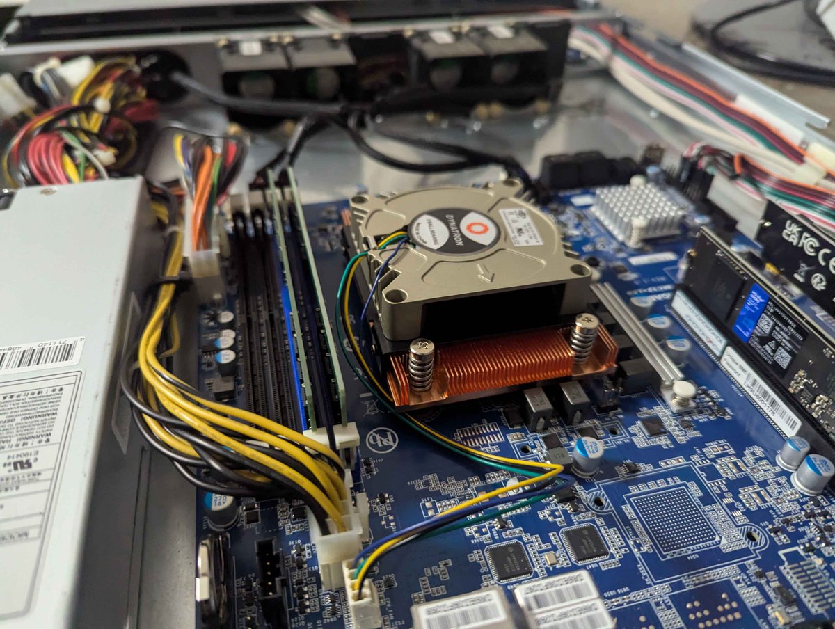 FlorianGH tweet media