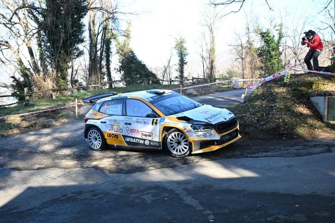 CesareDrc's tweet photo. Fabio Andolfi e i_am_marco_menchini vincono il #RallydelCiocchetto con la Škoda Motorsport #FabiaRS #Rally2 di Delta Rally! 🥇🏆 #Spotup Drcsportmanagement RS rallyslalom e oltre Meteco Corse https://t.co/Aj31Qm09BB
📸 Foto Magnano https://t.co/kNALOVf75e
