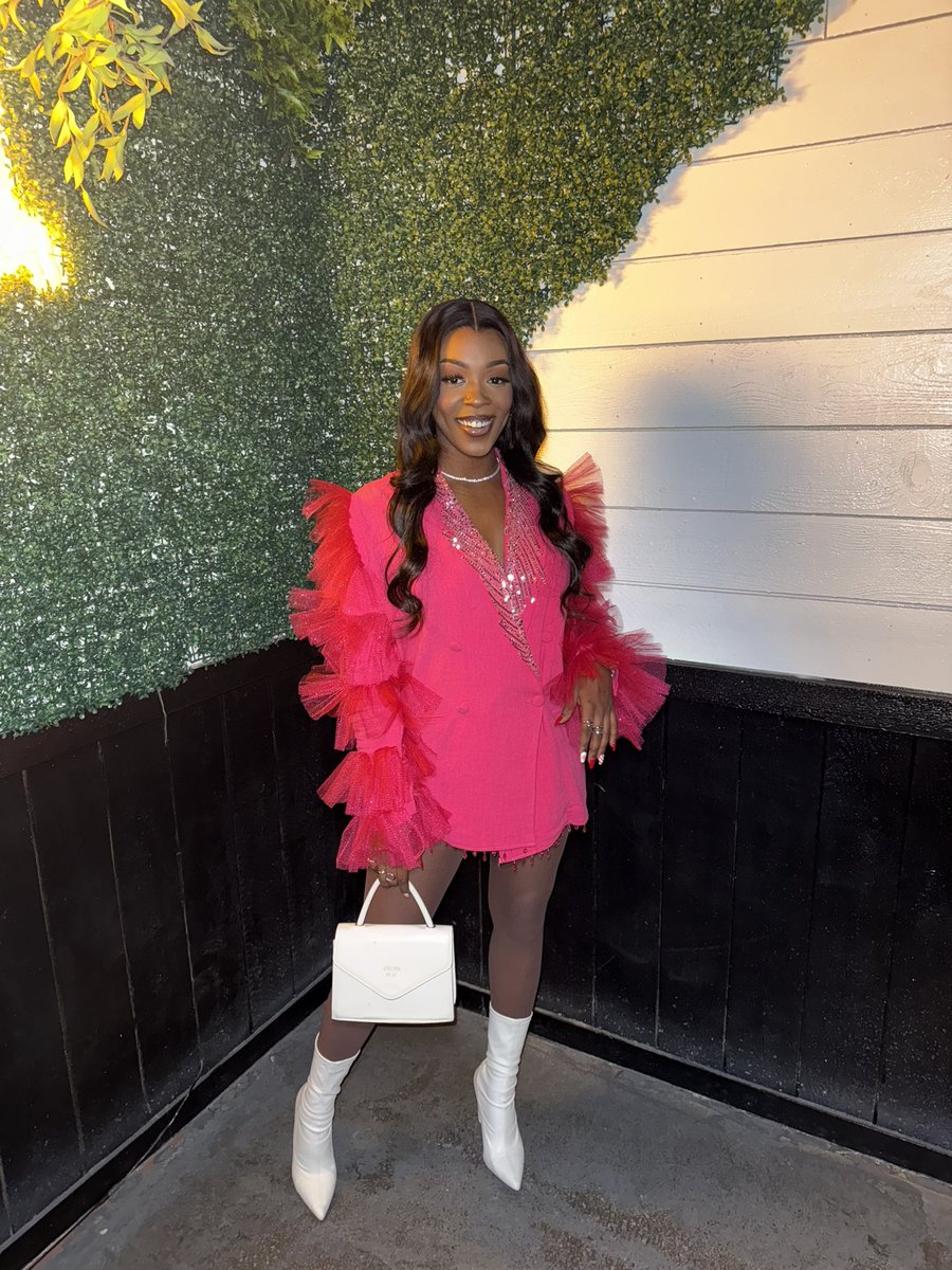 xo_Chade's tweet image. Fashion goes beyond the clothes you wear, it’s about creating a look 🪡✨

Custom Outfit @designsbydusuau