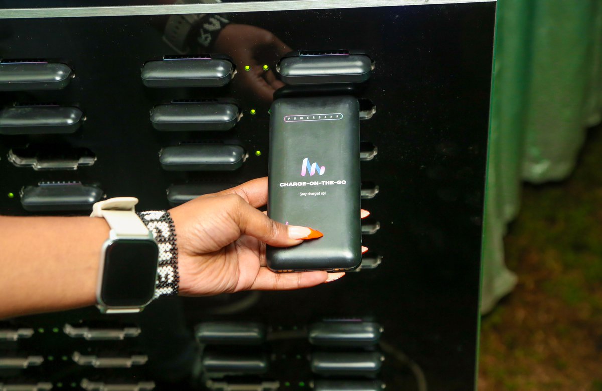 SafaricomPLC's tweet photo. The #SolFest2024 Fan Show brought all the energy, culture, and unforgettable moments! 🎤✨ With @_chargeonthego and the #MPESAApp, we kept your phones charged and your memories alive. And for the youth, amazing deals were just a dial away at *555#. Music, vibes, and connections – that’s how we #DoMoreWithMPESA Let’s continue keeping the spirit alive! 💚🔋