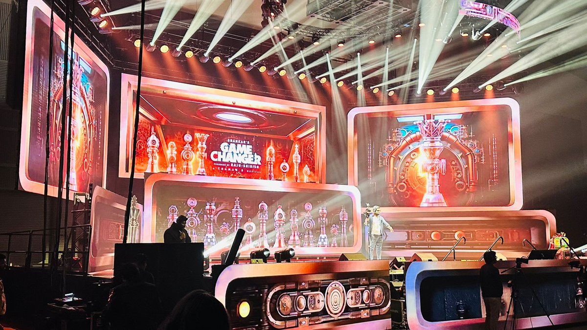 godsayy's tweet image. #DallasEvent #GameChanger #PrereleaseEvent - @AlwaysRamCharan  ma Anna koduku ra🥰🥰🥰🥰😘😘❤️❤️❤️❤️❤️