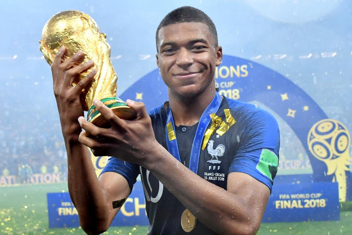 ll243_fr's tweet image. [THREAD]- 2018, retour sur le prime de la vie…