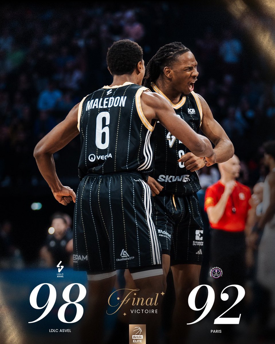 LDLCASVEL's tweet photo. CHRISTMAS NIGHT FEVER 🔥🔥🔥🔥

Dans une LDLC Arena en fusion totale, les Villeurbannais donnent les cadeaux avant l’heure à leurs supporters en s’offrant Paris ! 

Quelle semaine, quel groupe ! 

#LDLCASVEL https://t.co/1L9av0h0lc
