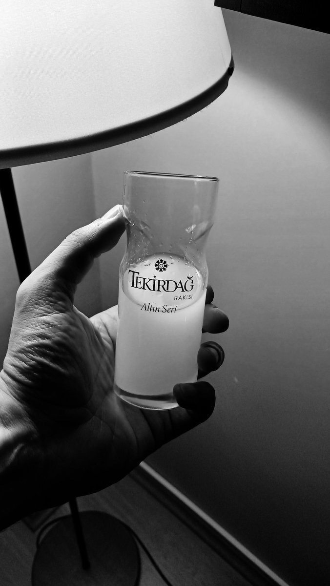 Bünye Rakı istiyor sevgi istiyor öpülmek istiyor...