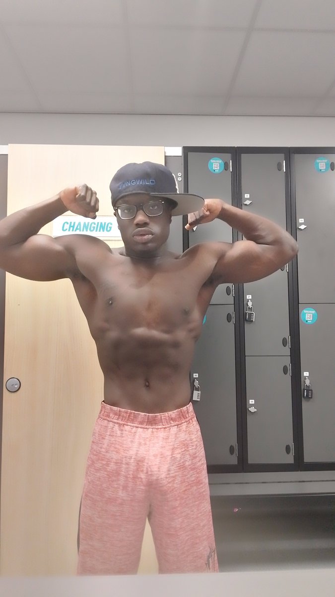 yvngwild_'s tweet image. Date: December 13
Age: 18
#gymbody #aesthetic #aestheticphysique #gym