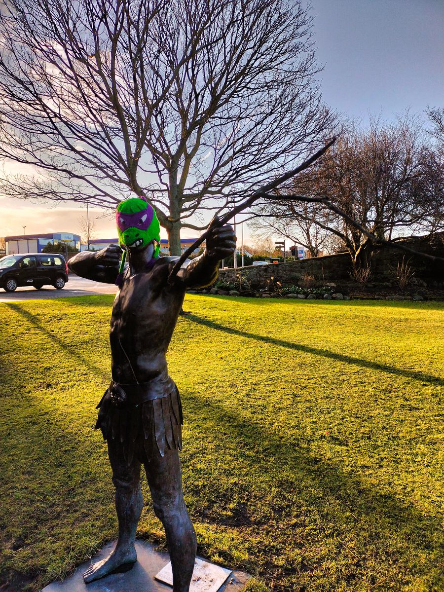 RayFrench15's tweet image. Someone's been tampering with The Musselburgh Archer again #Musselburgh