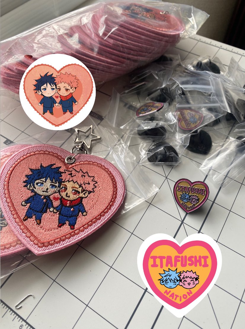 arisketchz's tweet image. Thank you to @GS_Promo_Inc for collabing with me and sending me these special itafushi designs I made! Love the way they came out!! 

Customize Your Own Keychains and Pins with GSJJ: bit.ly/4iJuTVW

#itafushi #GSJJ #customkeychains