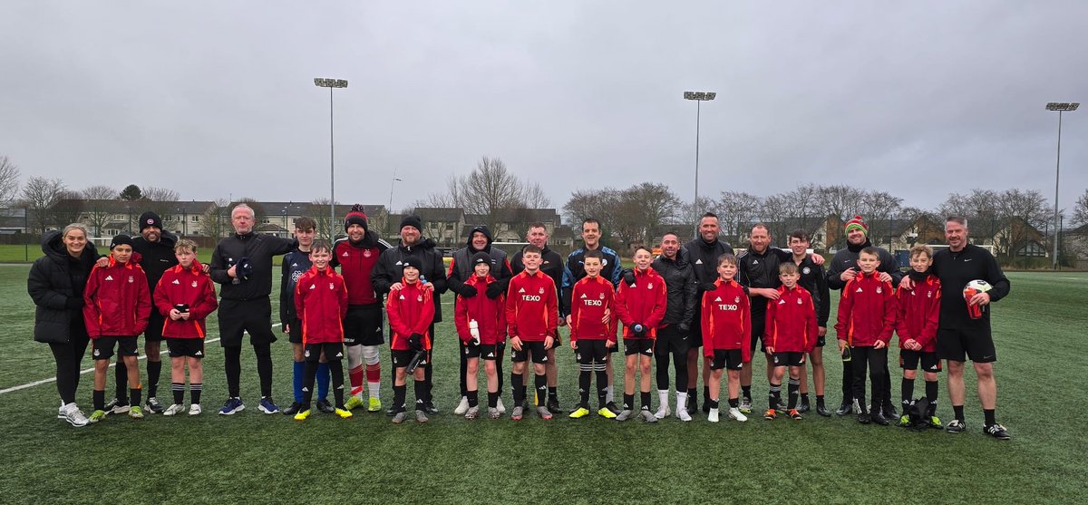 Amanda Freeland (@amandafreelan11) on Twitter photo What a day with the football family. Da’s (and <a href="/LMoore87/">Leigh-Ann Robb</a> ) vs Lads. Horrific conditions did not spoil the fun. Some great football and banter for over 90mins #christmasbreak #footballfamily What a day with the football family. Da’s (and <a href="/LMoore87/">Leigh-Ann Robb</a> ) vs Lads. Horrific conditions did not spoil the fun. Some great football and banter for over 90mins #christmasbreak #footballfamily