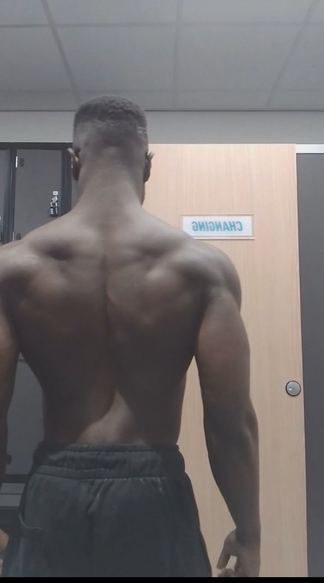 yvngwild_'s tweet image. Date: December 13
Age: 18
#gymbody #aesthetic #aestheticphysique #gym