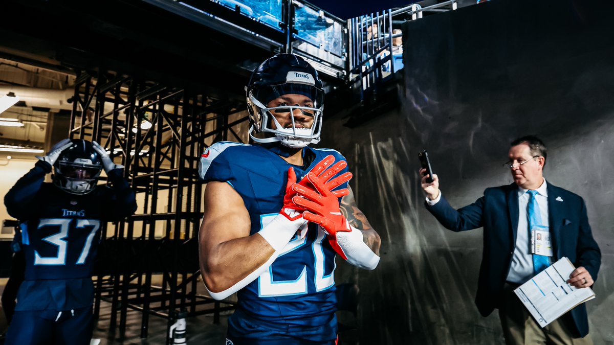 Titans's tweet image. Double vote day for Pro Bowl voting!!

RT to vote for our guys!

#ProBowlVote + @amanihooker37 
#ProBowlVote + @TKJaayy 
#ProBowlVote + @Tp__5 
#ProBowlVote + @GrindSimmons94