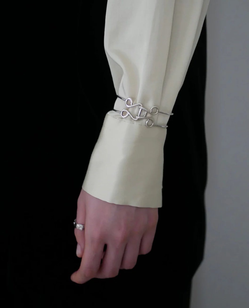 アクセサリー ritsuko karita Silver Hook bangle アクセサリー ritsuko karita silver hook bangle ritsuko