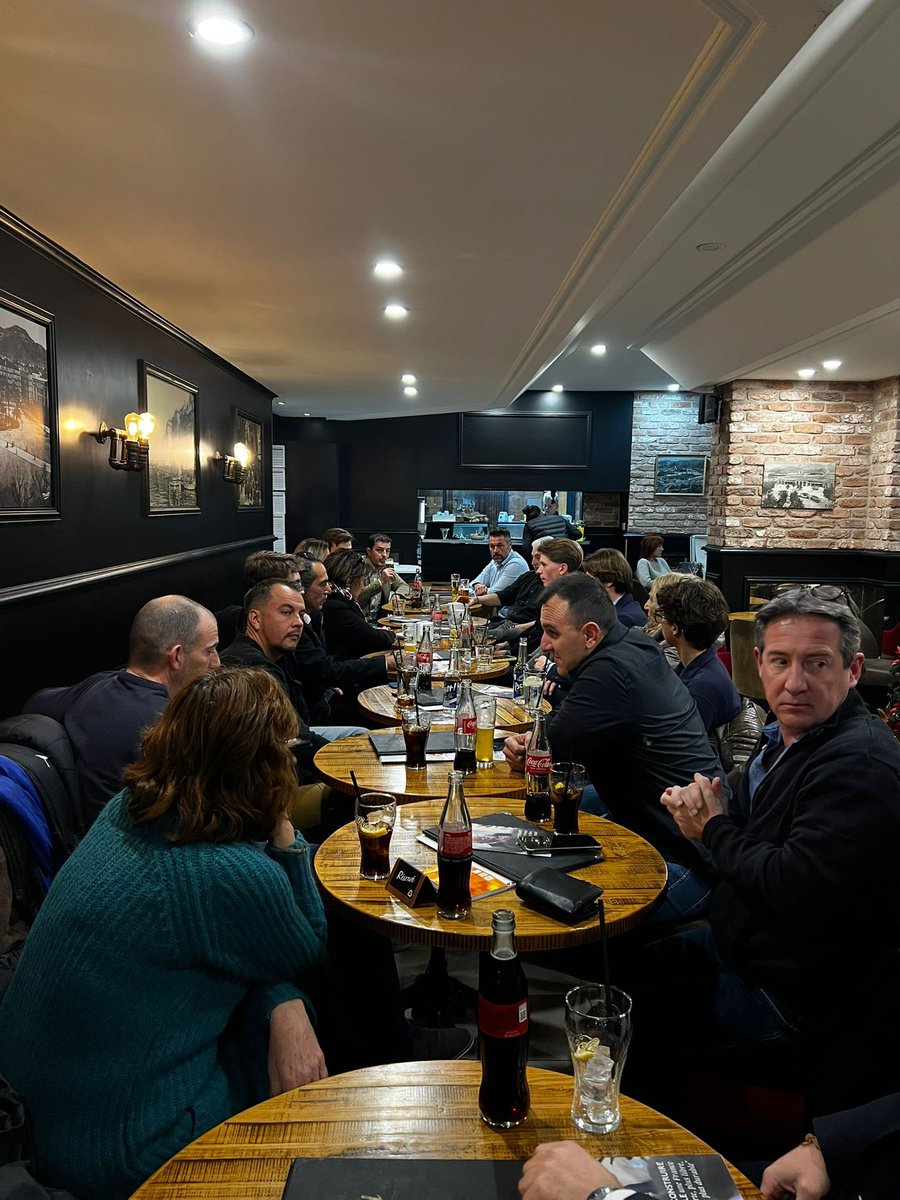 En cette fin d’année 2024, nous étions une trentaine réunis hier soir à #Toulon pour notre réunion #HorizonsVar. 
#Voirloinpourfairebien 💙