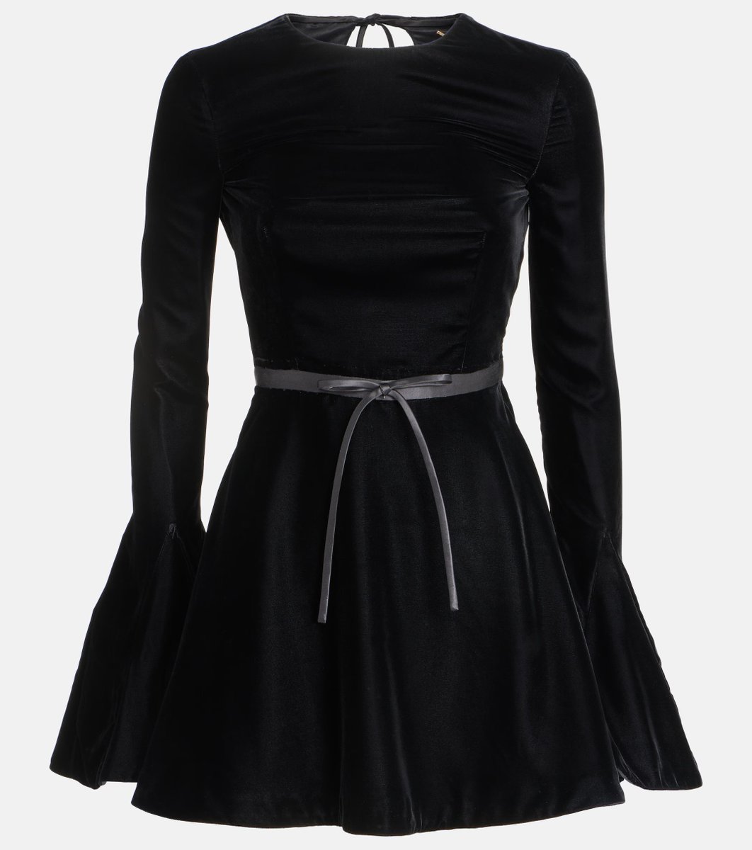 fash__ion0's tweet photo. SAINT LAURENT https://t.co/59exxzGYlM