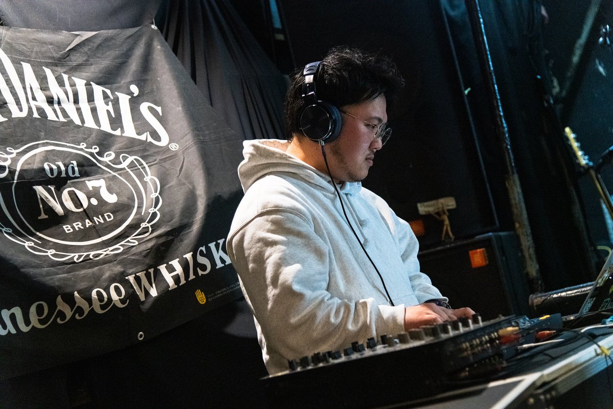 THEMUSICCIRCLE_'s tweet photo. THEMUSICCIRCLE
2024.12.14 新宿LiveFreak
#THEMUSICCIRCLE

DJ てちやそ
https://t.co/iEDlFgs7sL

📷 @stretch324 https://t.co/lJcTrsvXLz