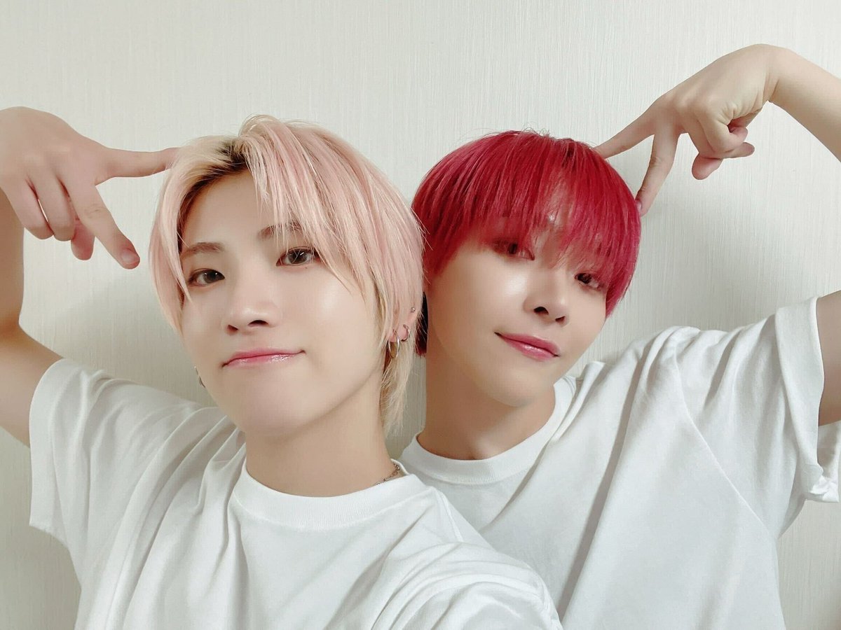 __nekoz's tweet photo. Hi moots happy holidays 🎆♡
Wish you guys have joyfull daysssss ♡(∩o∩)♡ https://t.co/YzL2dgkKMY