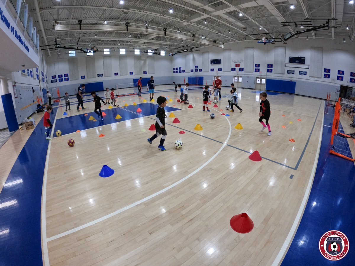 tocajuniorsfc's tweet photo. ⚽❄️ Youth Winter Soccer Program (Week 3)

◼️ The MINIS and their last session of the year!
📍 Bethesda area, Maryland

🔵🔴 #WeAreToca #TOCA #tocajuniors #PLAYsimple #littlekickers #soccerforkids #boys #girls #soccerforgirls #soccerforboys #YouthSoccer #indoorsoccer #WinterSoccer #YearRoundGame #TrainWithPassion