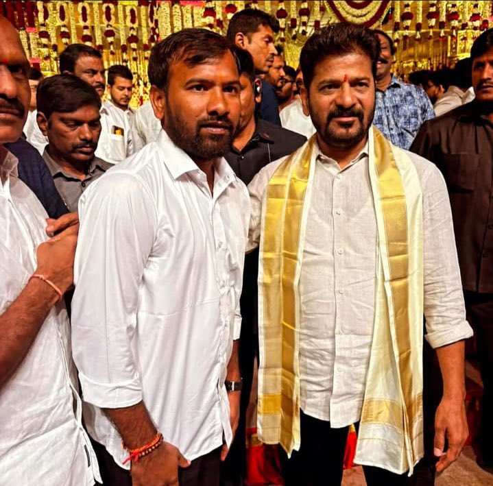 DrSauceX's tweet photo. Many of the attackers on Allu Arjun’s house are associates of Congress and CM Revanth Reddy

#StopCheapPoliticsOnALLUARJUN https://t.co/y06ldQygto