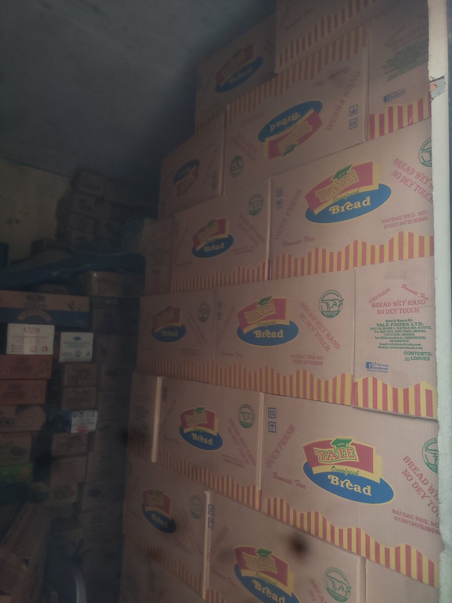 Snap_venus's tweet photo. If you're in IBADAN, My mother deals with wholesales of biscuits and other provisions. If you would love to patronise her, Her shop is located at Monatan, Iwo Road, Opposite Sao petrol station, Stable Complex Building.
I told her she'll sell everything off before the week ends🙏 https://t.co/kLRTjlmY1F