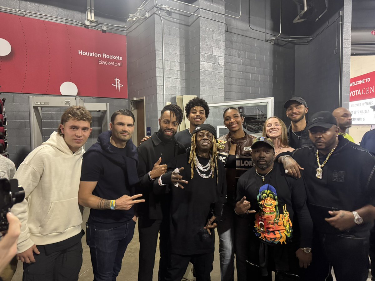 Dchinny15's tweet photo. Family weekend with @YMAPAAsoccer and the Young Money Family🔥💲 

Great to see the 🐐 @LilTunechi in his element 🔥🎙️

@YMAPAAsports https://t.co/dPxS26NFHI