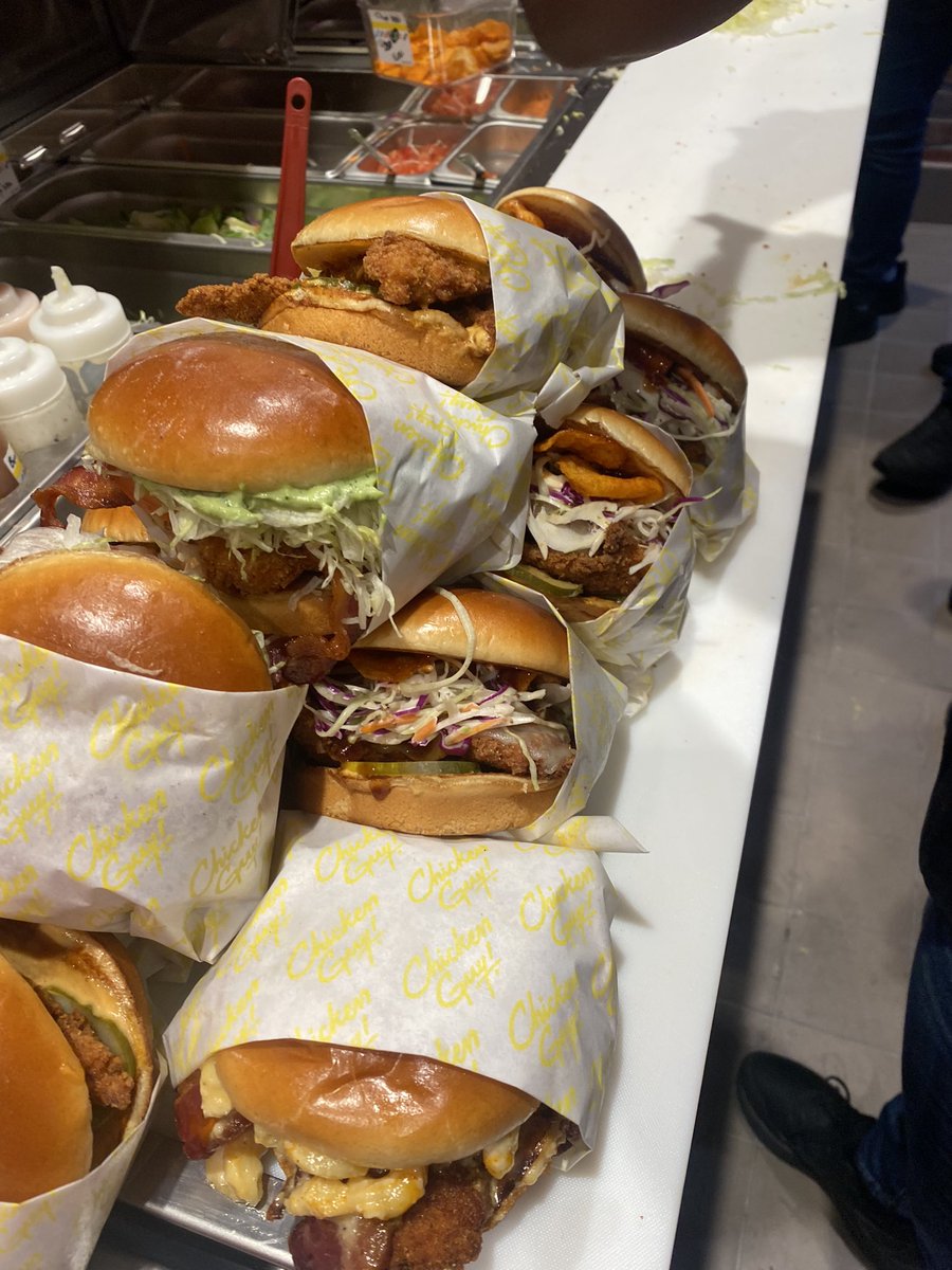 fatboyfreddys's tweet photo. @GuyFieri @chickenguy in #TimesSquare is working hard to deliver #GreatFrickinChicken to NYC!!!  Can’t wait to get it open!!!!  #hatchingsoon https://t.co/2JEneGqlSv