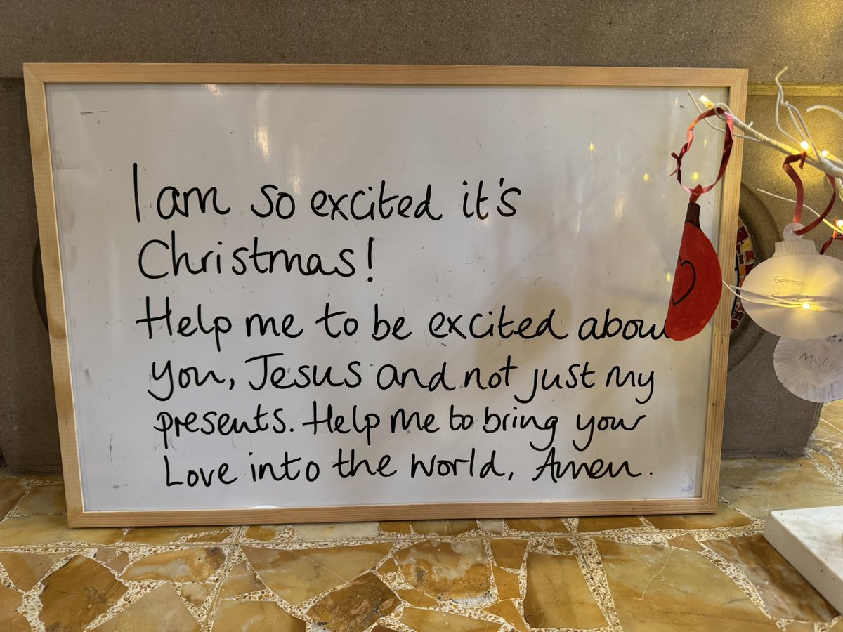 OlolLiturgy's tweet photo. On the #FourthSundayofAdvent we thought about God’s gift of love to us, his  own Son Jesus. We too can give the gift of love to others through our actions and words this Advent 🎁❤️@ourladyoflourd1 #BhamDES #BCPP_ #RCBirmingham https://t.co/Vl5yNKR2On