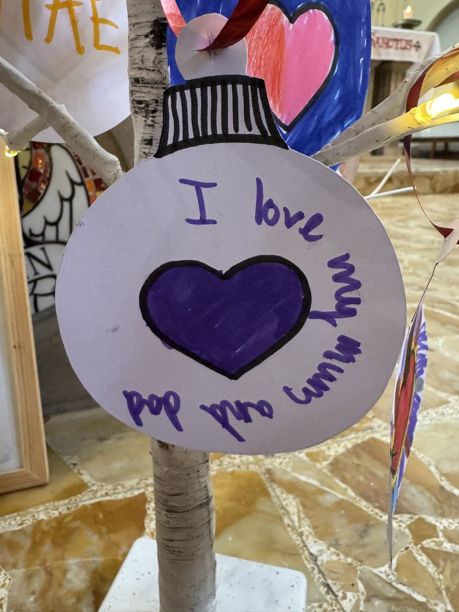 OlolLiturgy's tweet photo. On the #FourthSundayofAdvent we thought about God’s gift of love to us, his  own Son Jesus. We too can give the gift of love to others through our actions and words this Advent 🎁❤️@ourladyoflourd1 #BhamDES #BCPP_ #RCBirmingham https://t.co/Vl5yNKR2On