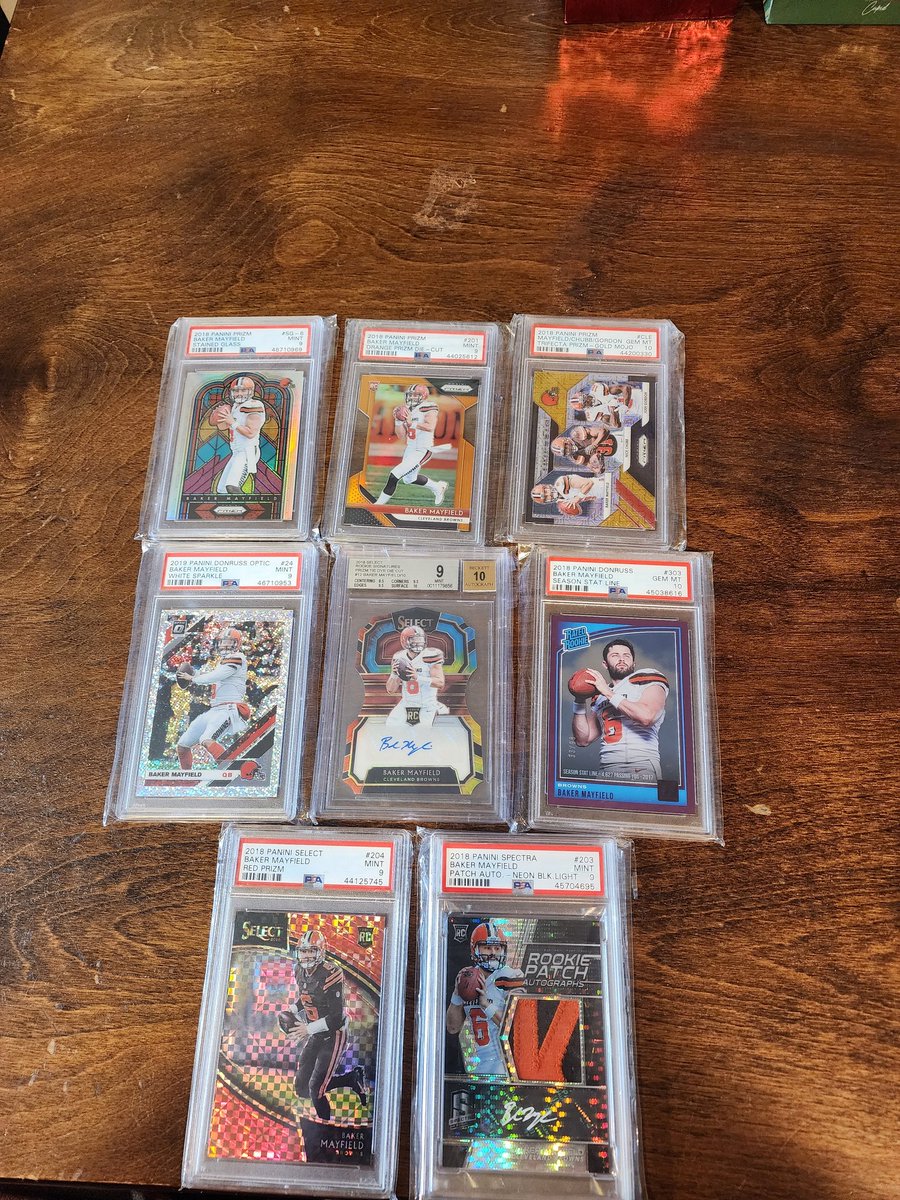 Buckeyecardnut's tweet photo. Anyone buying today? All for sale, any retweets would be greatly appreciated! Some very low numbered cards in here. Any questions shoot me a dm. https://t.co/fxClqB4jcm