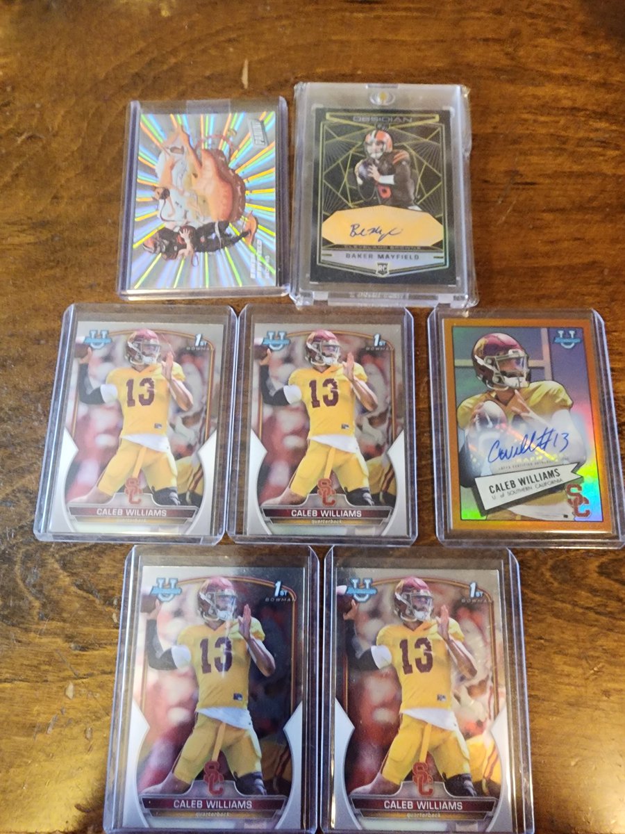 Buckeyecardnut's tweet photo. Anyone buying today? All for sale, any retweets would be greatly appreciated! Some very low numbered cards in here. Any questions shoot me a dm. https://t.co/fxClqB4jcm