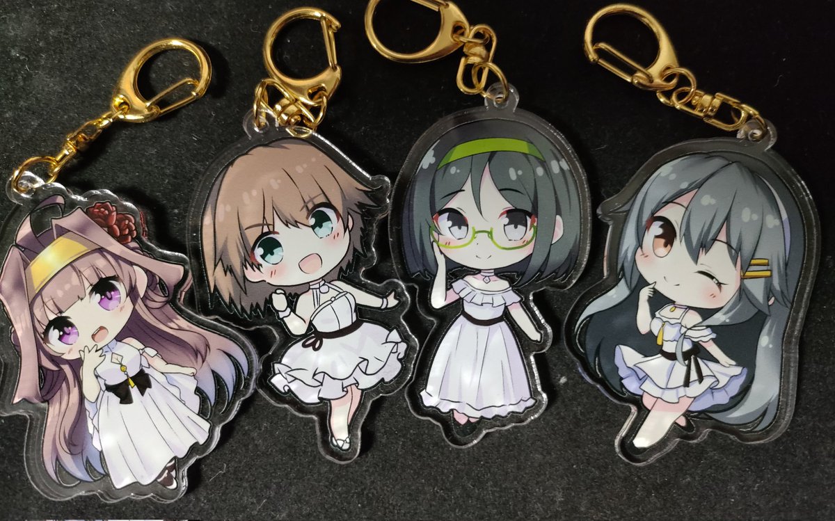 榛名(艦これ) ,比叡(艦これ) ,霧島(艦これ) ,金剛(艦これ) 「ちなみに、金剛四姉妹のアクキーはこんな感じです!ナスカンは金剛型なので、金色にし」|火村 モリタカ＠/5月COMITIA144（B51a)/その次は神戸かわさき10のイラスト