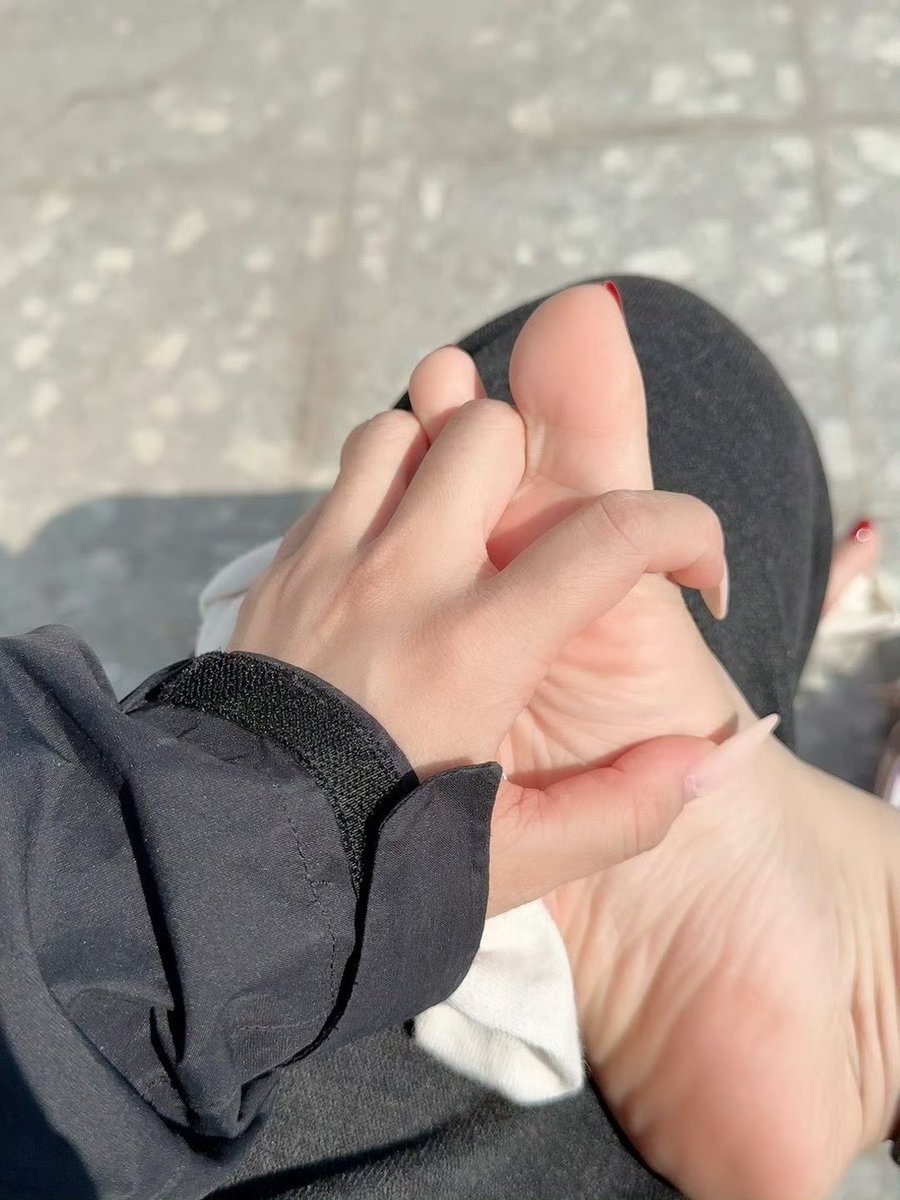 zhuren004's tweet photo. 有几个是真心做淸主人的贱狗的？贱狗速来膜拜，关注转载这条推特，就意味着你同意主人可以随时使用你。只要主人在你的主页看到了你的转载，主人就可以直接羞辱你.使用你.无底线辱骂你，控制你的钱包，不需要征求你的想法或在意你的任何底线，这条推文只对关注淸主人的废物贱m🐶 https://t.co/bbCqH0SHYL