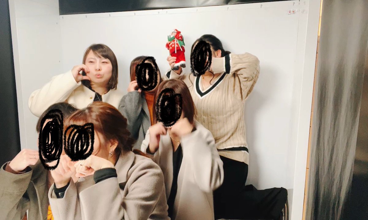Roadster0722's tweet photo. プリクラとか何年ぶりwww
最近のプリ機は中で動画も撮るの？笑

そしてこの顔横ハートはもぅ古いの？😂 https://t.co/xUPwQSVTOD