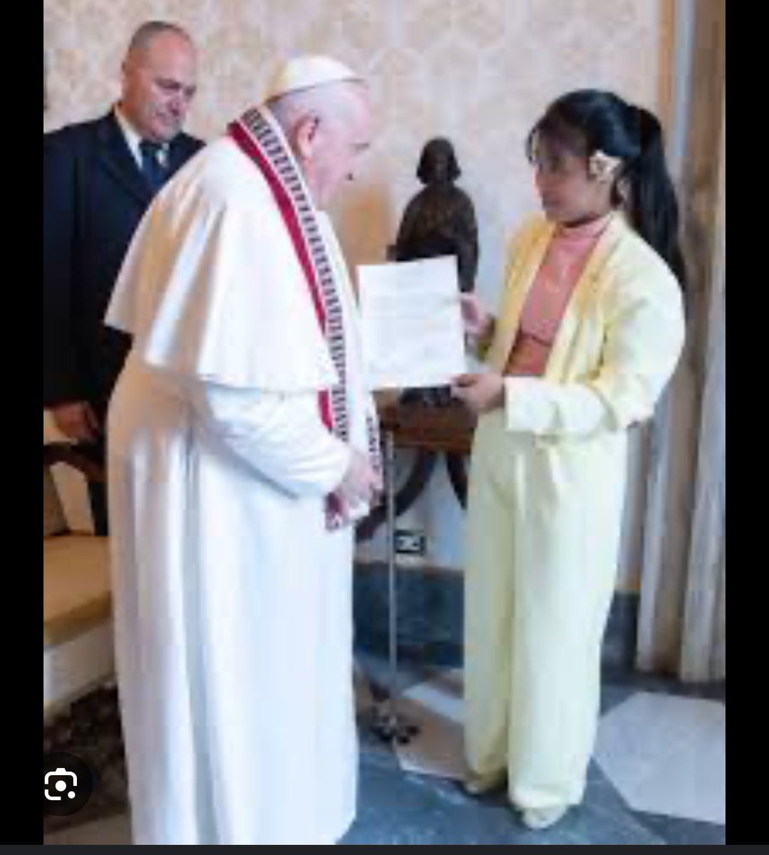Dig_raw21's tweet photo. She said Meitei’s are not Hindus and met Pope and other religious leaders outside India, she has been calling for attack and war between two communities time and again while collecting funds and distributing war like stores frequently. She need to be investigated  @AbhijitChavda https://t.co/R3FijFgY4W