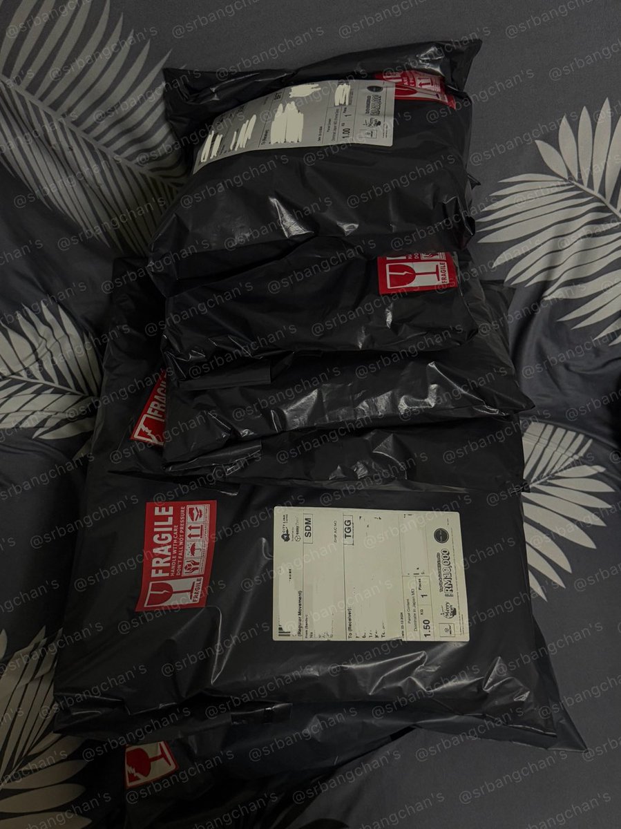 srbangchan's tweet photo. #rieneupdate #rienetracking — dominate in japan md 1st batch

Hi, the parcel is ready to be picked up tomorrow! Parcel will arrived within 1-3 days after courier has picked up. Please let me know if the parcel has arrived to you, thanks🫶🏻

tracking number: https://t.co/TIXW2yoiOF https://t.co/iMSmpcRmGp