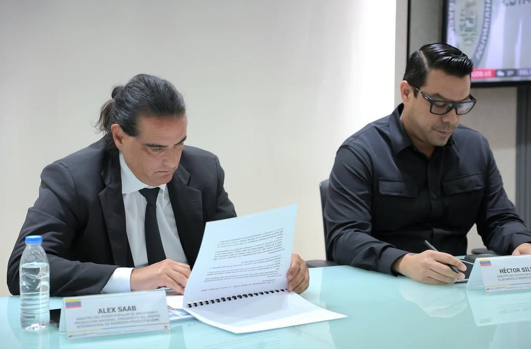#Repost
<a href="/delcyrodriguezv/">Delcy Rodríguez</a>

 ¡Balance económico en 2024!

Con los ministros y ministras de la Vicepresidencia Sectorial de Economía, revisamos el balance económico del año 2024. <a href="/MPPIPNVEN/">MPPIPN</a>