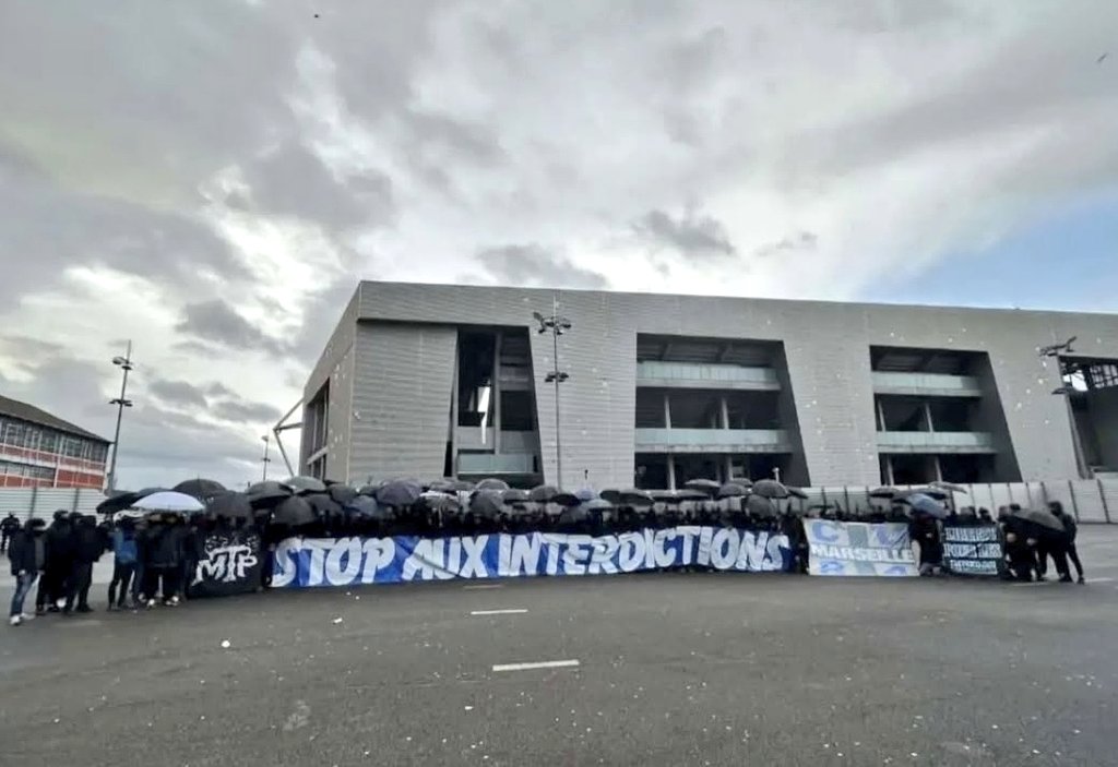STOP AUX INTERDICTIONS 
#LibertéPourLesUltras 

Source IG : yelpa_tribune_marseille