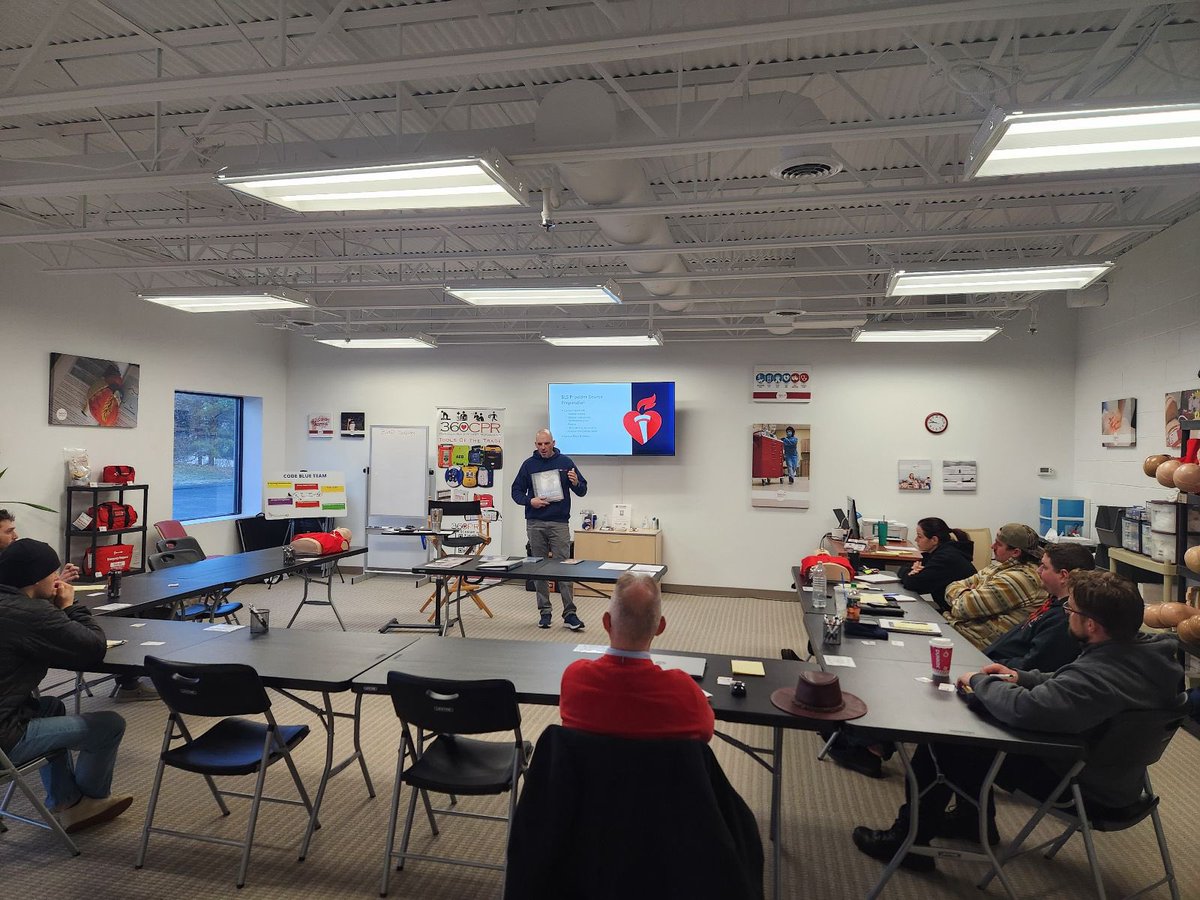 360_Safety_us's tweet image. Another new batch of #CPRinstructors released into the wild just before the start of the #newyear

Every #CPR #Instructor who leaves our program acts as a force-multiplier in our #mission to save more lives. 

#cprsaveslives #cprtraining #aedtraining 

360Safety.us