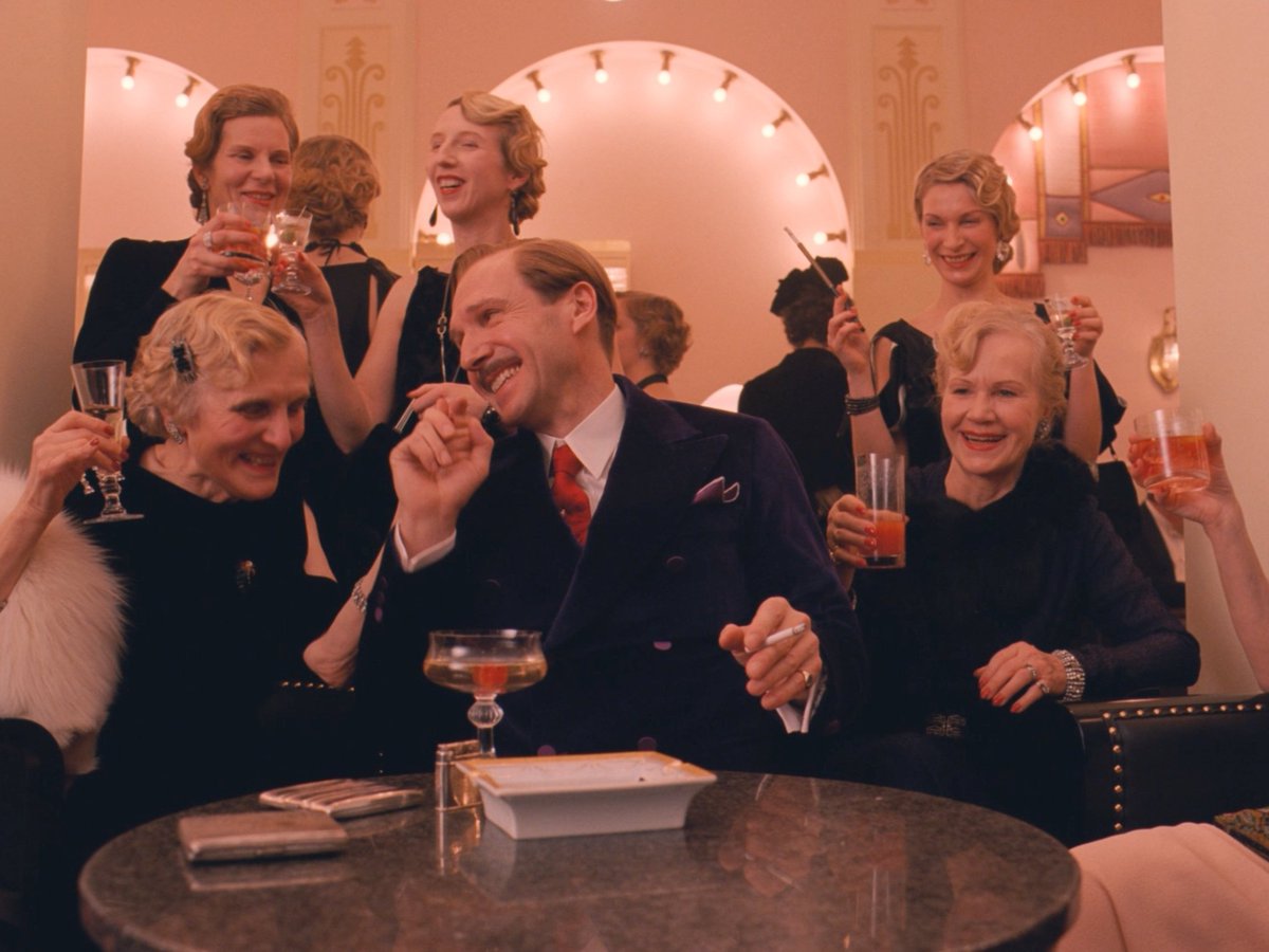 Criterion's tweet photo. Good morning! ☕ 💕 🎞️ 

On Ralph Fiennes's birthday, we're revisiting his performance as the debonair concierge M. Gustave in Wes Anderson's exquisite caper THE GRAND BUDAPEST HOTEL (2014). https://t.co/n8fEabns5I