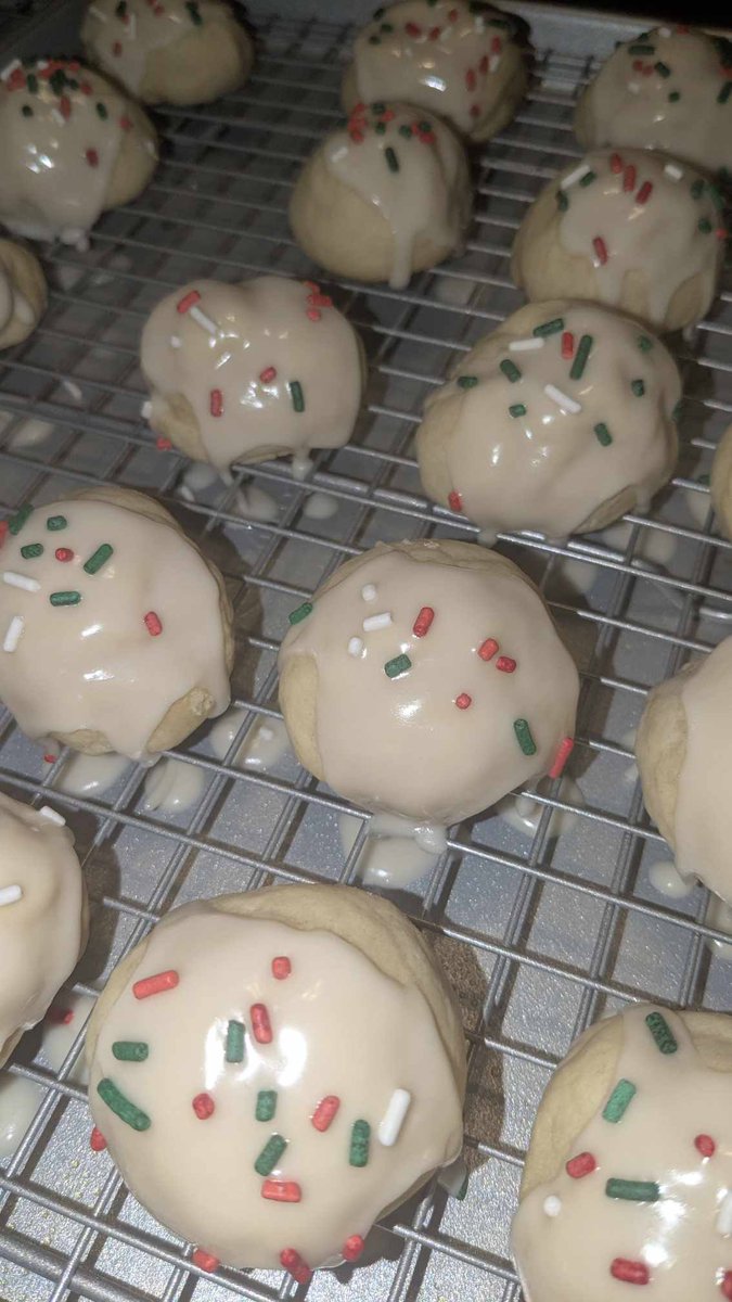 oversoyed's tweet photo. Italian Amaretto Ricotta Cookies

These soft, pillowy cookies with a hint of almond flavor are a delightful treat for any occasion.

https://t.co/odw3vn2Dl3

#OverSoyed #Pittsburgh #CookieTable #HomemadeCookies #FreshlyBakedCookies #HolidayBaking #ChristmasCookies https://t.co/500DCEWOHb