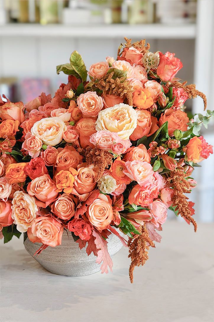 A bouquet of peach roses was delivered to @CamilleThePsych early this morning.

'𝘓𝘰𝘷𝘦, 𝘒𝘭𝘢𝘶𝘴'