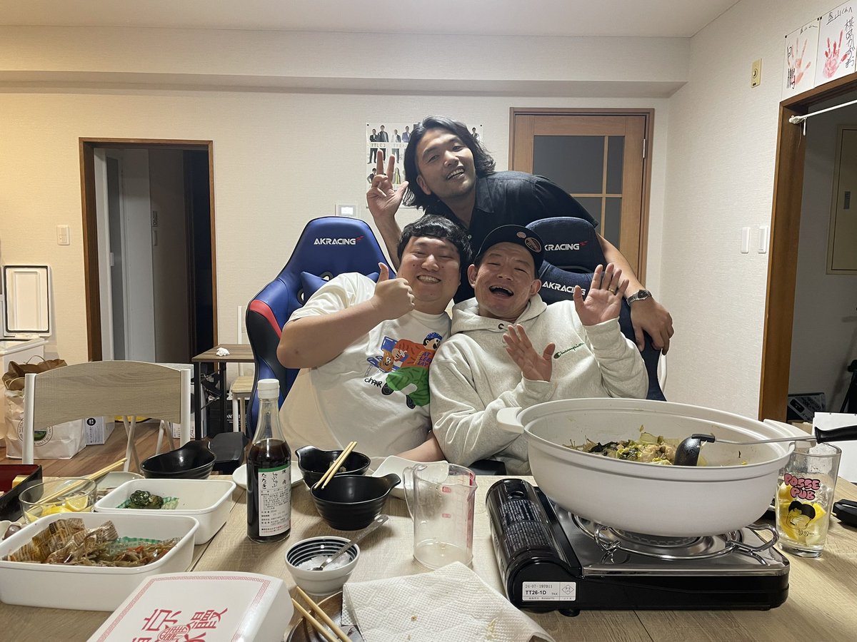 ebisumaru19's tweet photo. 竜宮城でM-1見てました！美味しおもろすぎました！！😂😂令和ロマンおめでとー！すごすぎ！！え？！、M-1を2連覇？かっこ良さそうすぎるやろ！！！！ https://t.co/zFoNvADy19