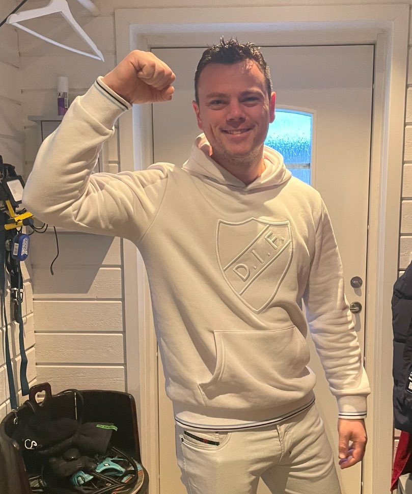 difbobby's tweet image. FFF!!