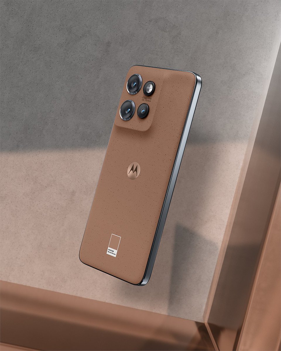 Moto's tweet image. WARNING ⚠️: This is not a chocolate bar! Do not attempt to eat it! 
It’s #edge50neo wrapped in the rich brown chocolaty hue of @pantone Color of the Year 2025, Mocha Mousse. 
#coloroftheyear #COY2025 #mochamousse
Learn more: bit.ly/46HRye8