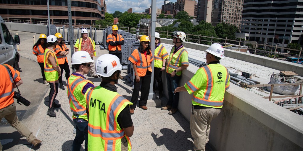 PurpleLineMD's tweet photo. 2024 was the year of MOMENTUM! We were honored to host @LtGovMiller for a tour of the Purple Line corridor in late May. We also celebrated setting structure girders on the Kenilworth flyover bridge. Construction is advancing &amp; we’re building momentum! 🟣🚆 #PurpleLineprogress https://t.co/7WqtRiuLtJ